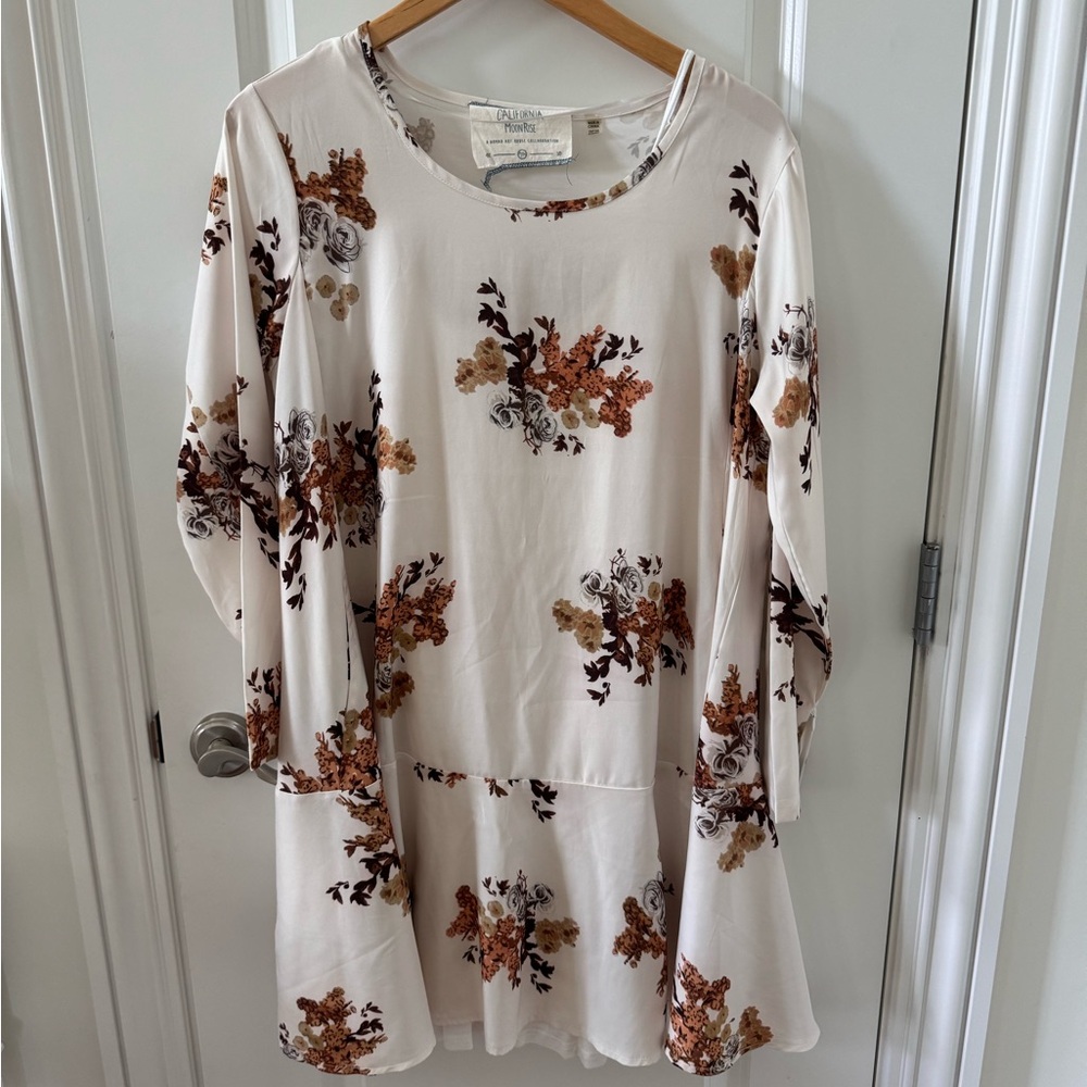 California Moon Rise White Autumn Floral Dress Size Medium